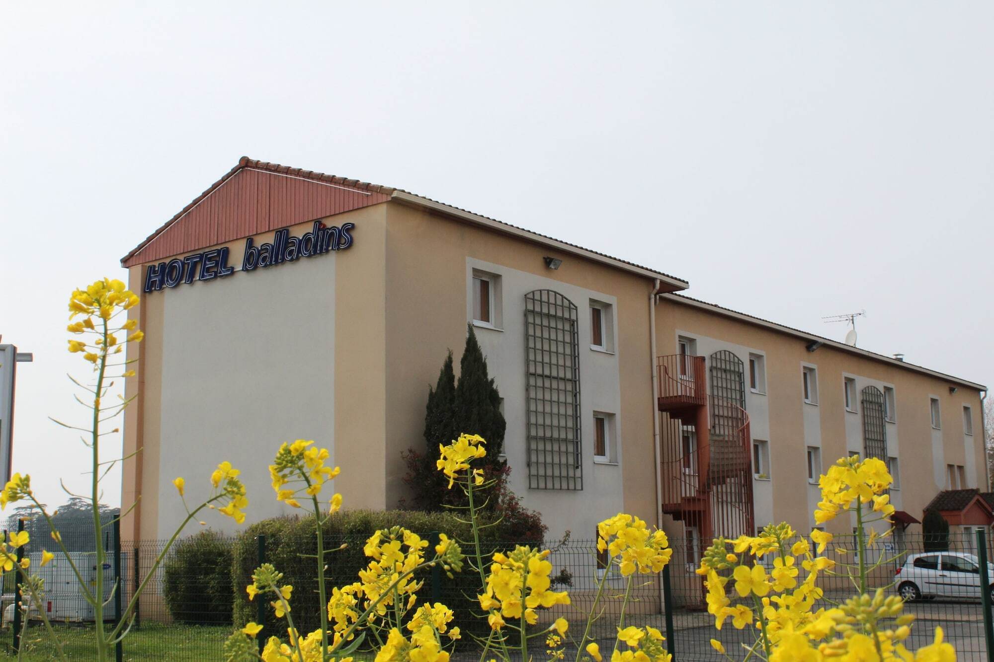Kyriad Direct Agen Castelculier Exterior photo